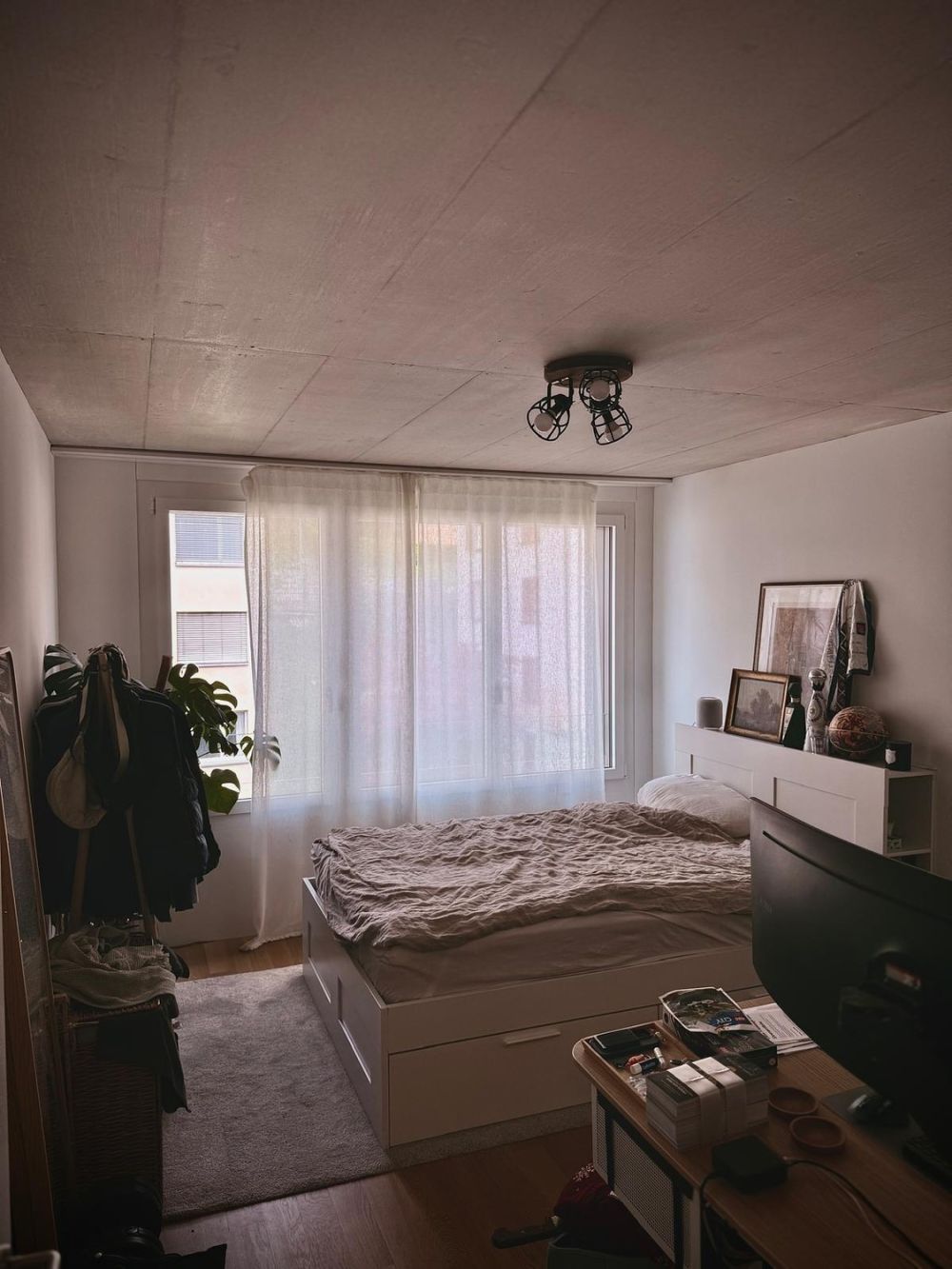 Zimmer in 4er-WG ab September frei (5 1/2 Zimmer Wohnung) - Bild 1