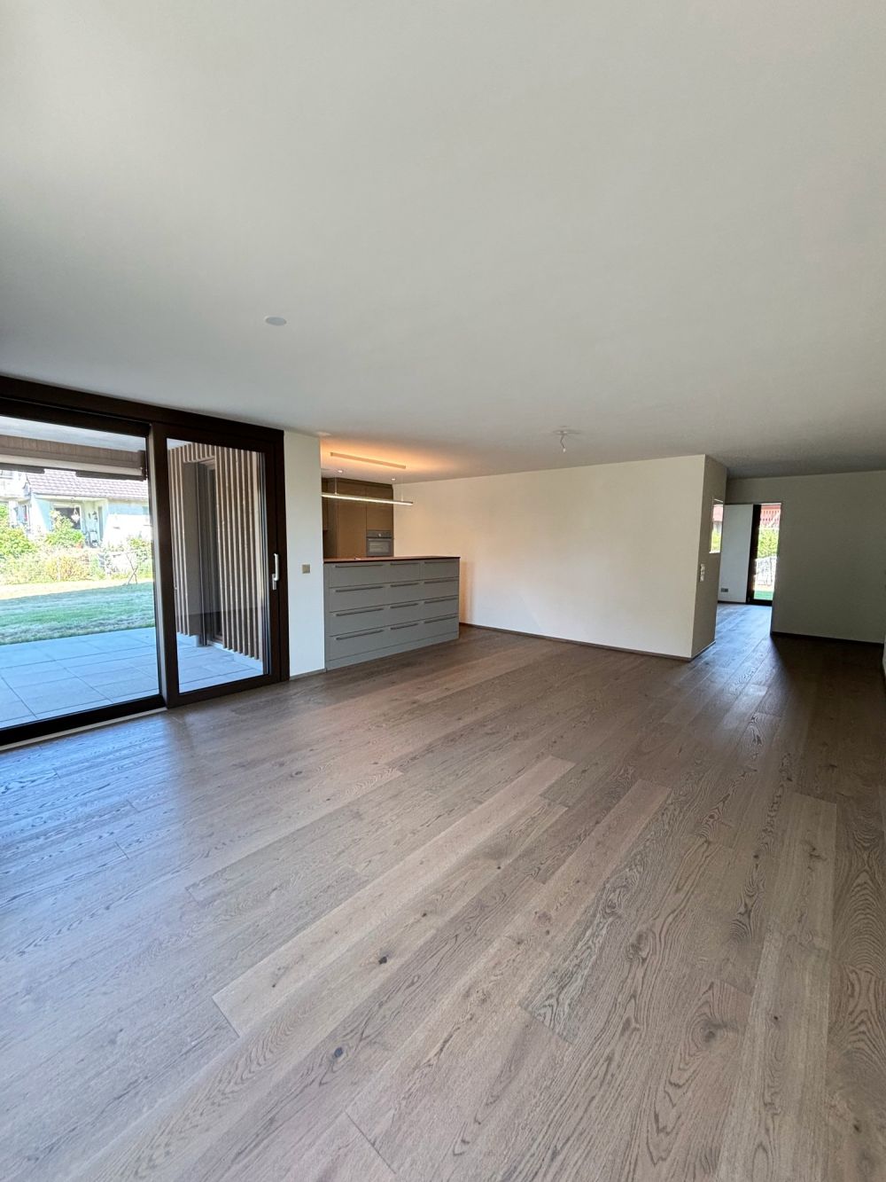 Grosszügige 4.5 Zimmer-Gartenwohnung mit riesigem idyllischem Garten - Bild 10