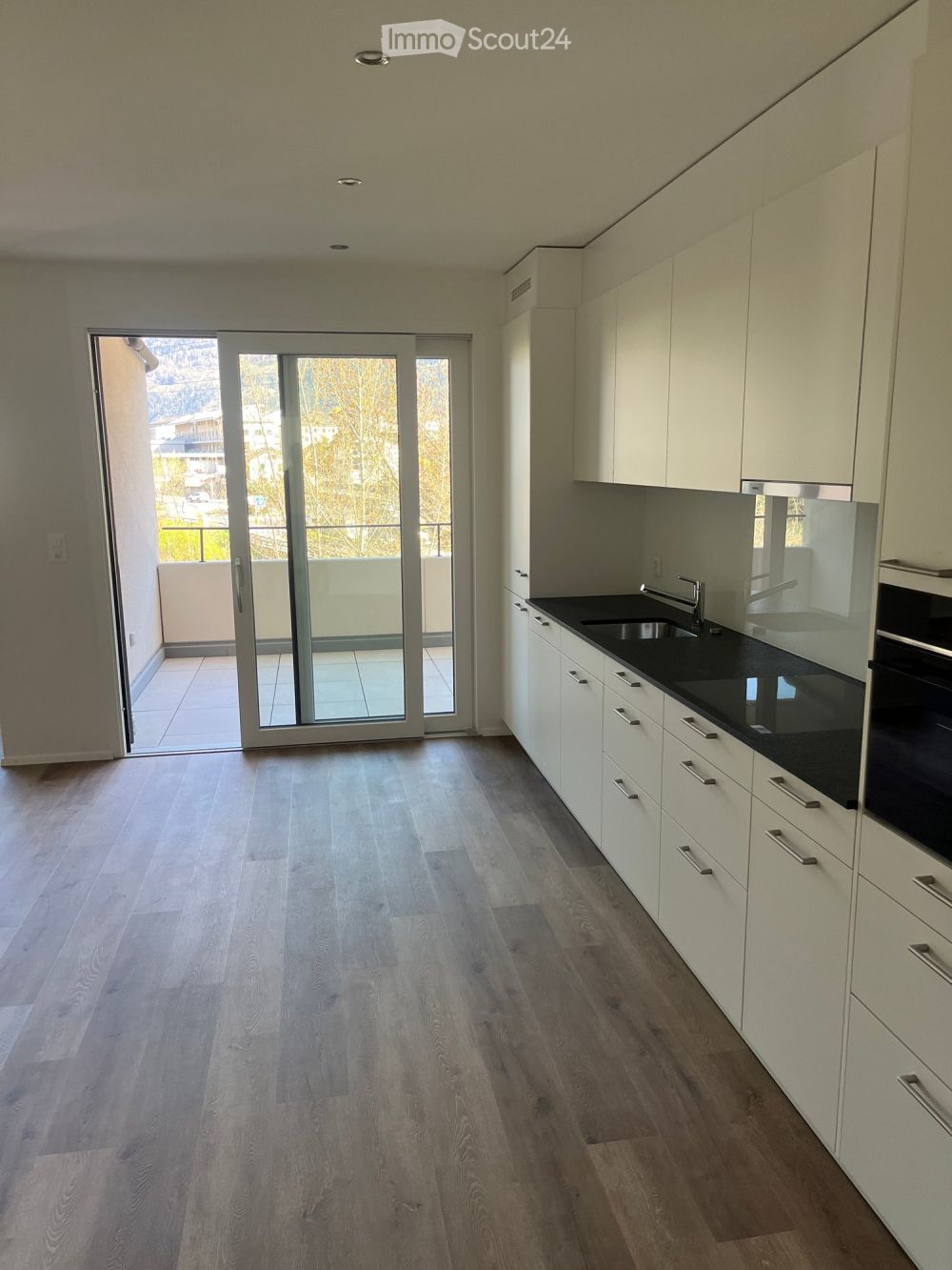 neue, moderne 3.5-Zimmer-Wohnung in Susten - Bild 2