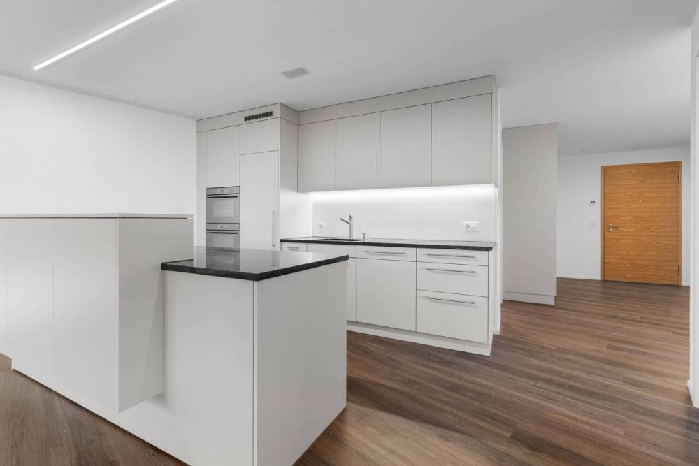 Exklusives Wohnen mit traumhaftem Blick auf den Zürichsee! - Bild 2