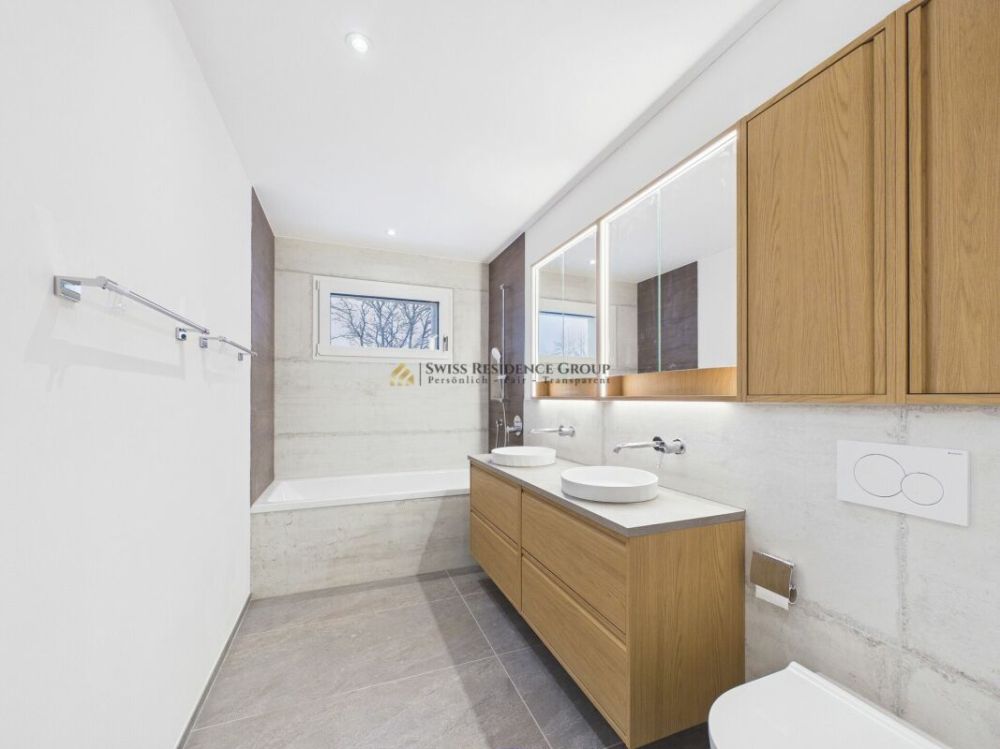 Renovierte Wohnung mit beneidenswerter Aussicht - Bild 7