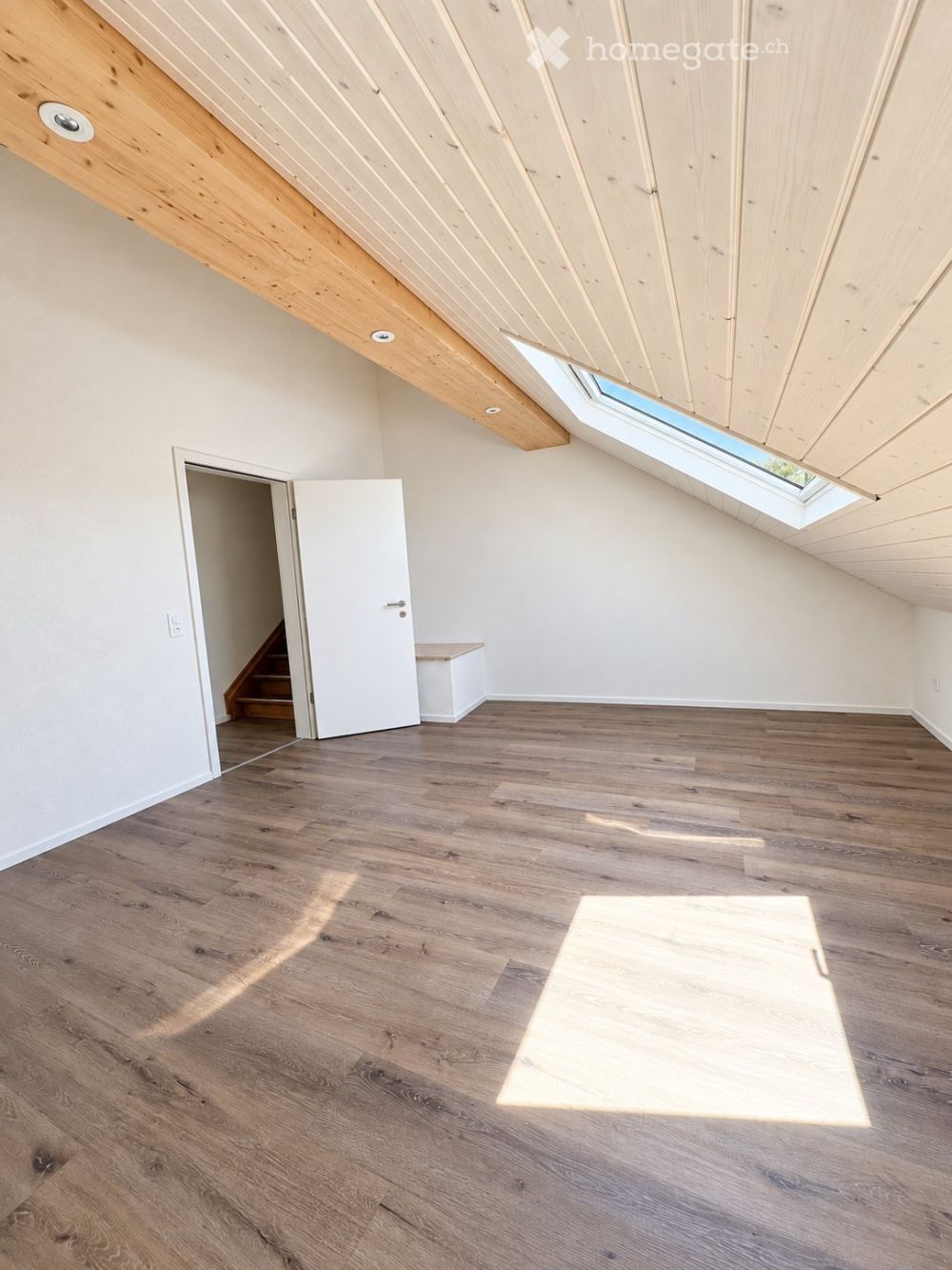 4.5-Zimmer-Dachwohnung, Erstbezug nach Sanierung, 105 m² - Bild 4