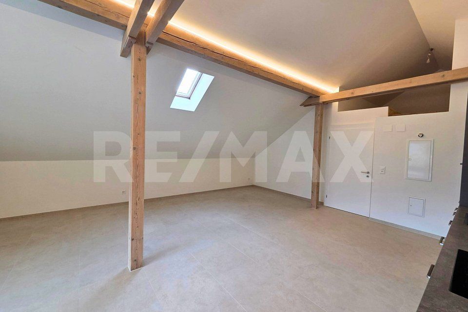 Loft- Dachgeschoss-Wohnung an zentrale Lage in Altdorf UR, Erstvermietung - Bild 2