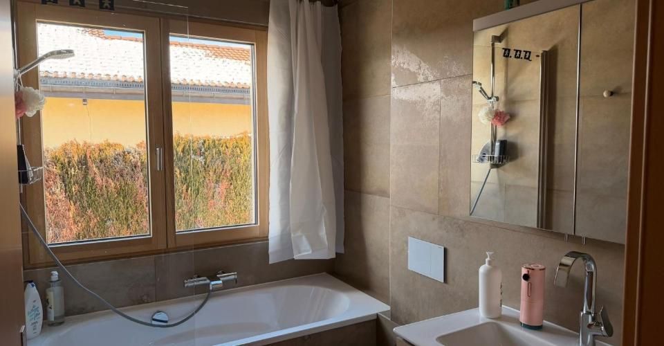 Moderne 5.5 pièces  élégante maison mitoyenne Minergie, au cSur de Lens - Maison contiguë 5.5 pièces - image - 10