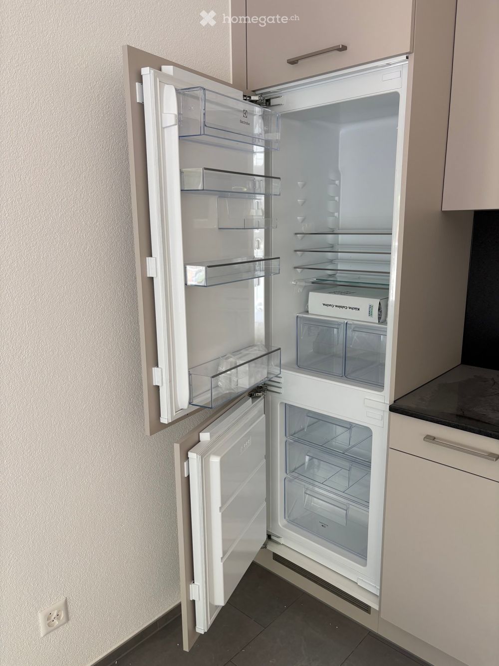 Neue 2 1/2 Zimmerwohnung mit grossem Balkon an ruhiger, sonniger Lage - Bild 4