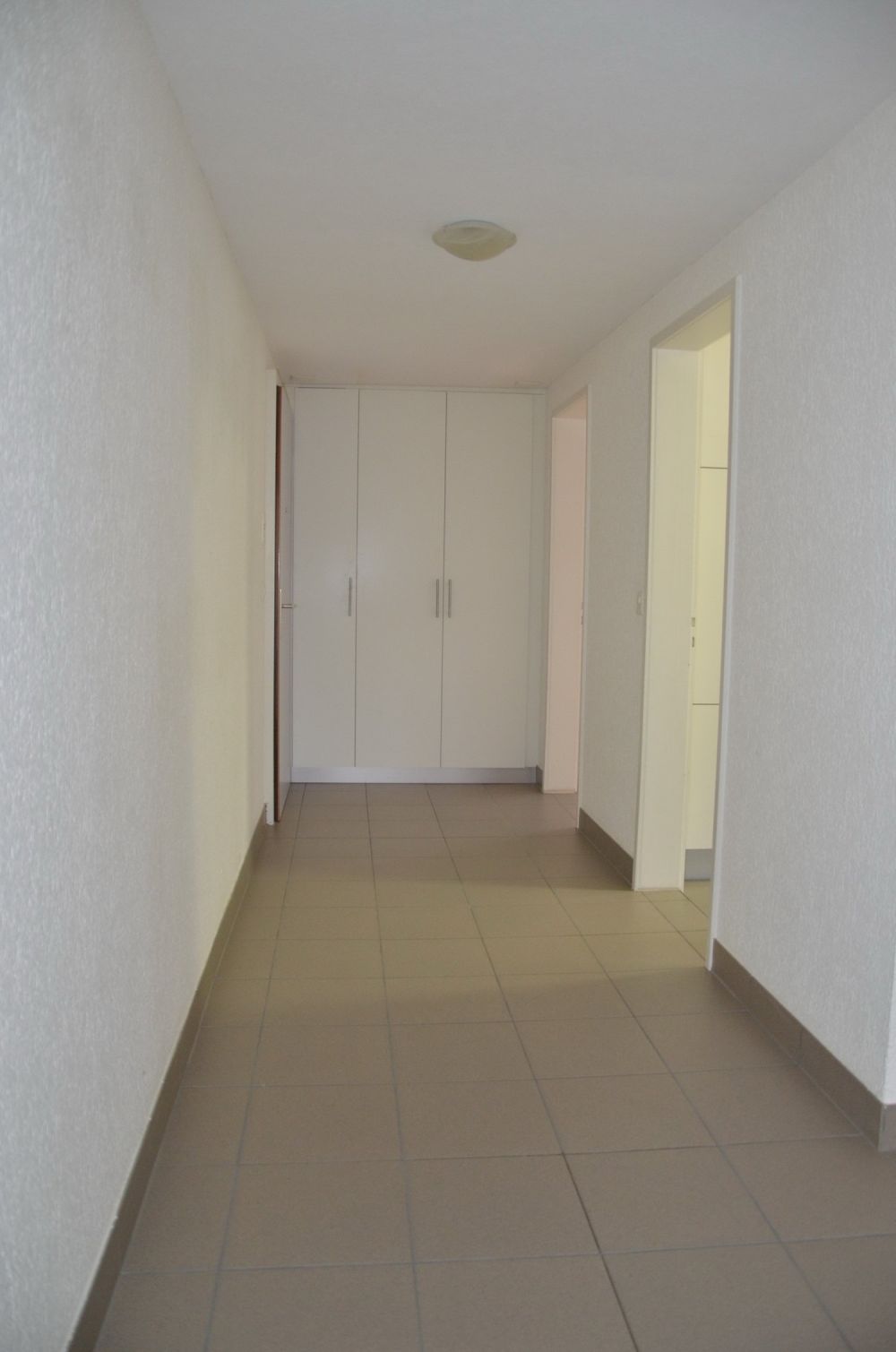 Moderne 3-Zimmer-Wohnung mit Balkon an zentraler Lage - Bild 7