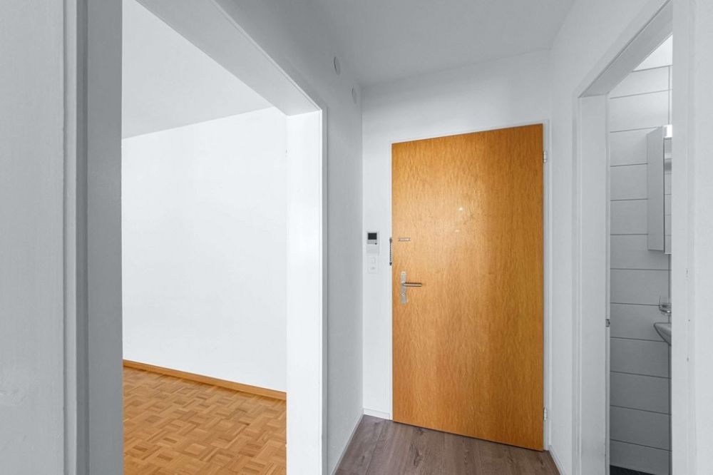 Familienwohnung mit Terrasse - Erstvermietung nach Sanierung - Korridor