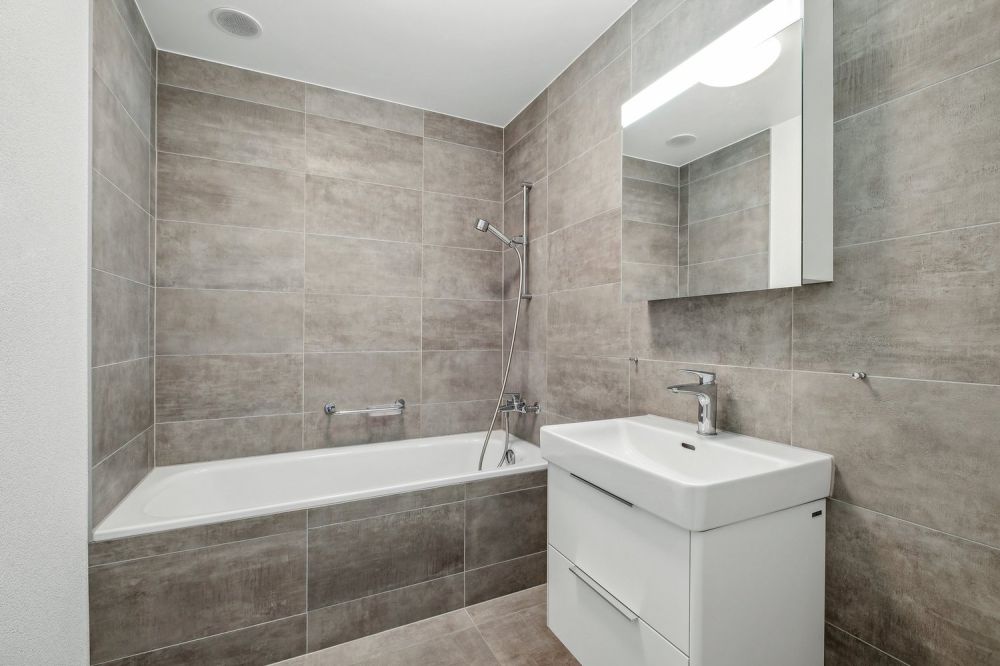 Location avec caution gratuite - Immeuble avec vue sur le lac - Bad