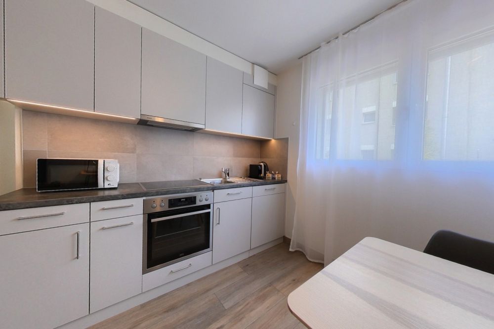Bright 1 bedroom apartment with parking lot close to green spaces - Bild 4