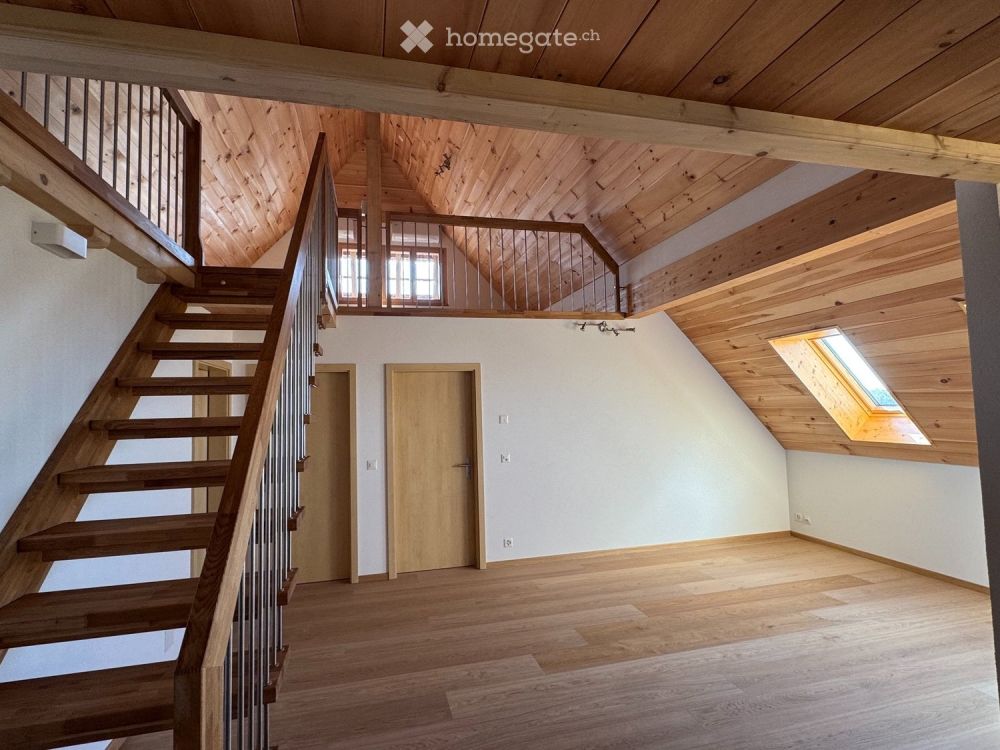 ERSTBEZUG: schöne 5.5 Zimmer Dachwohnung mit Galerie - Bild 1