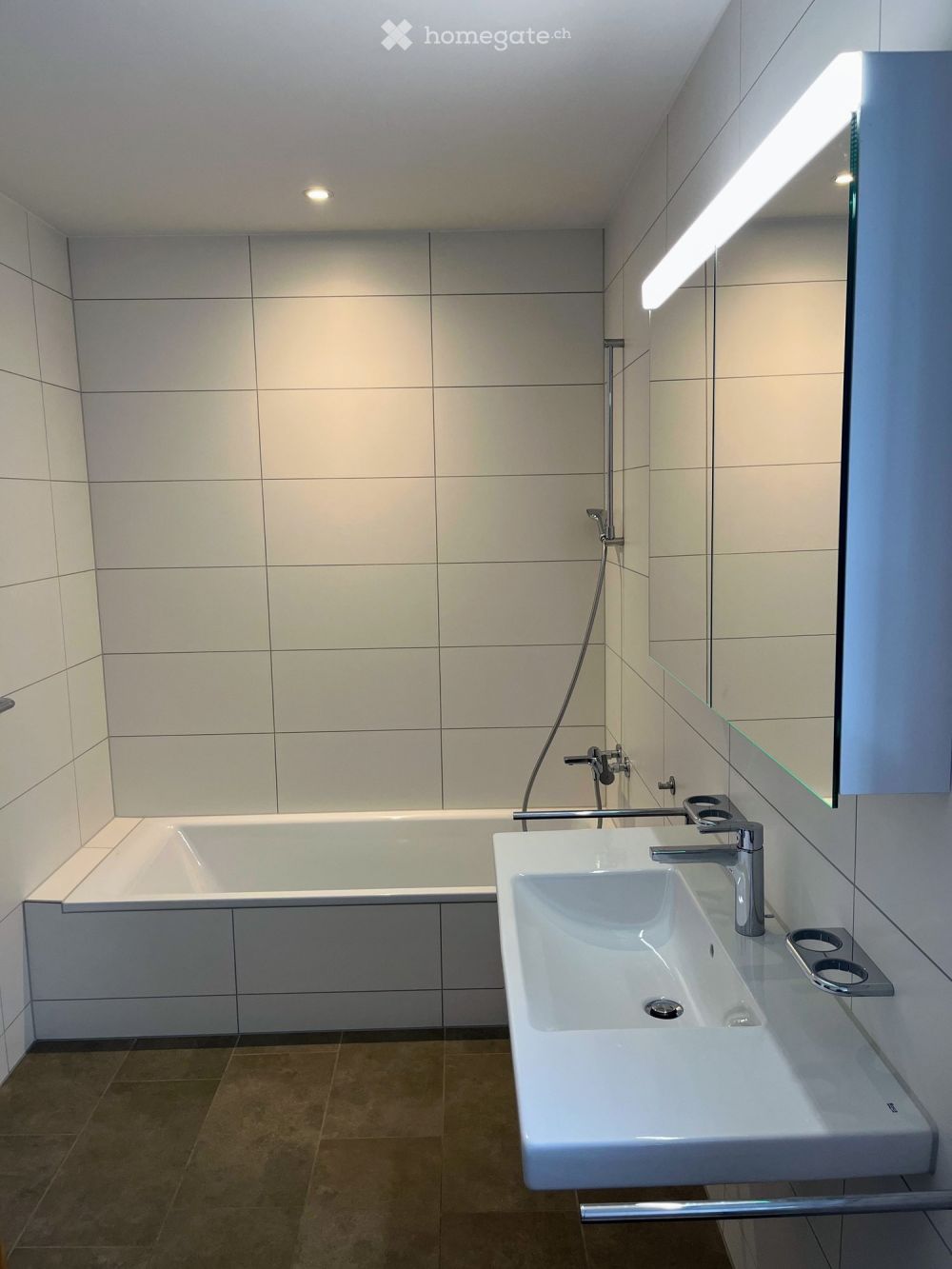 Grosszügige moderne 4 1/2 Zimmerwohnung im Wasserschloss - Bild 6