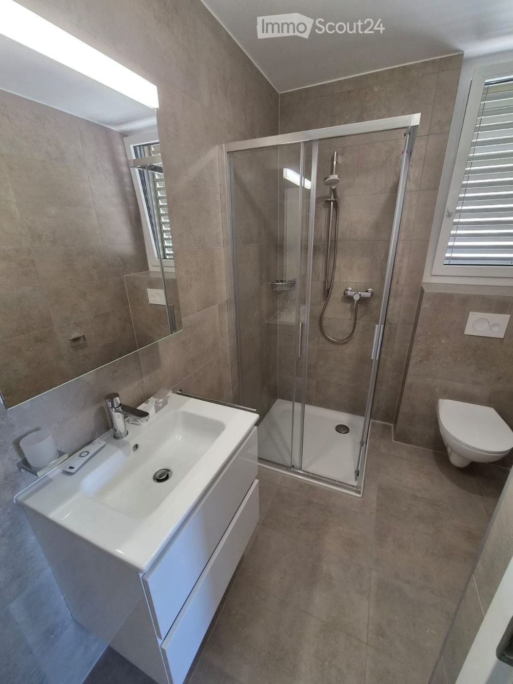 Neue 3.5-Zimmer-Wohnung mit Balkon in Sion - Bild 2
