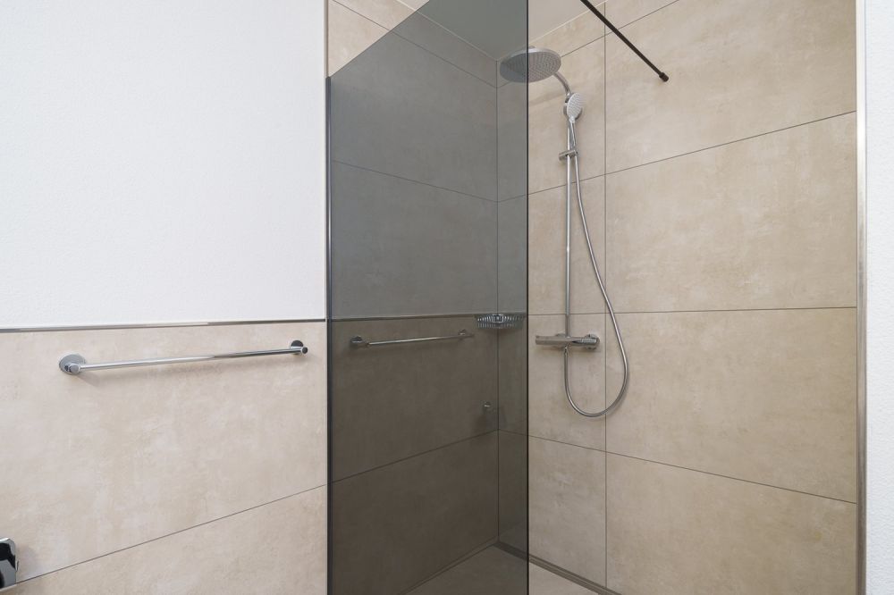 NEUBAU: 4-Zimmer-Dachwohnung mit grosser Galerie an ruhiger Lage - Bild 10