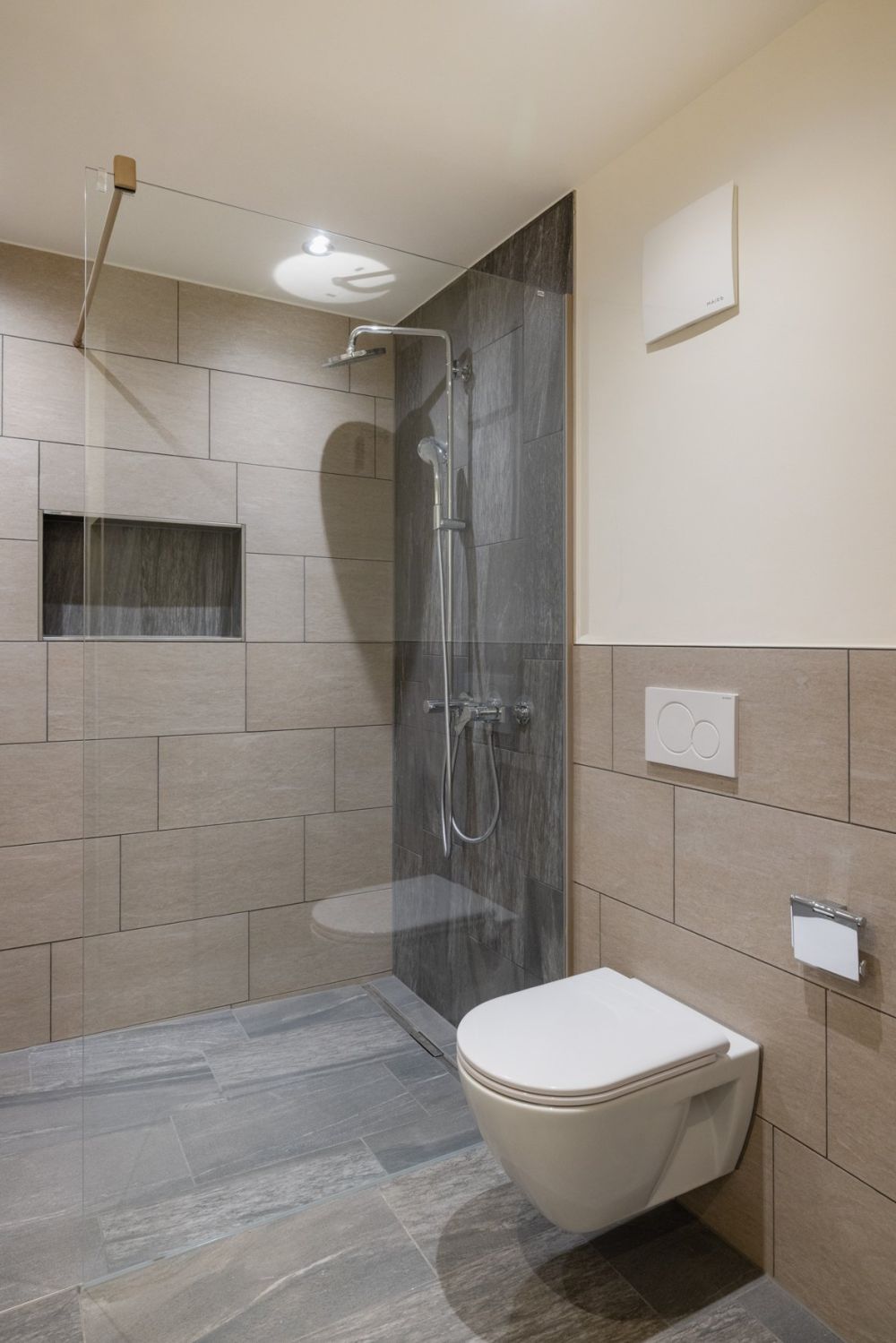 Moderne 2.5-Zimmer-Langzeit-Ferienwohnungen im Dorfkern von Näfels - Bild 7