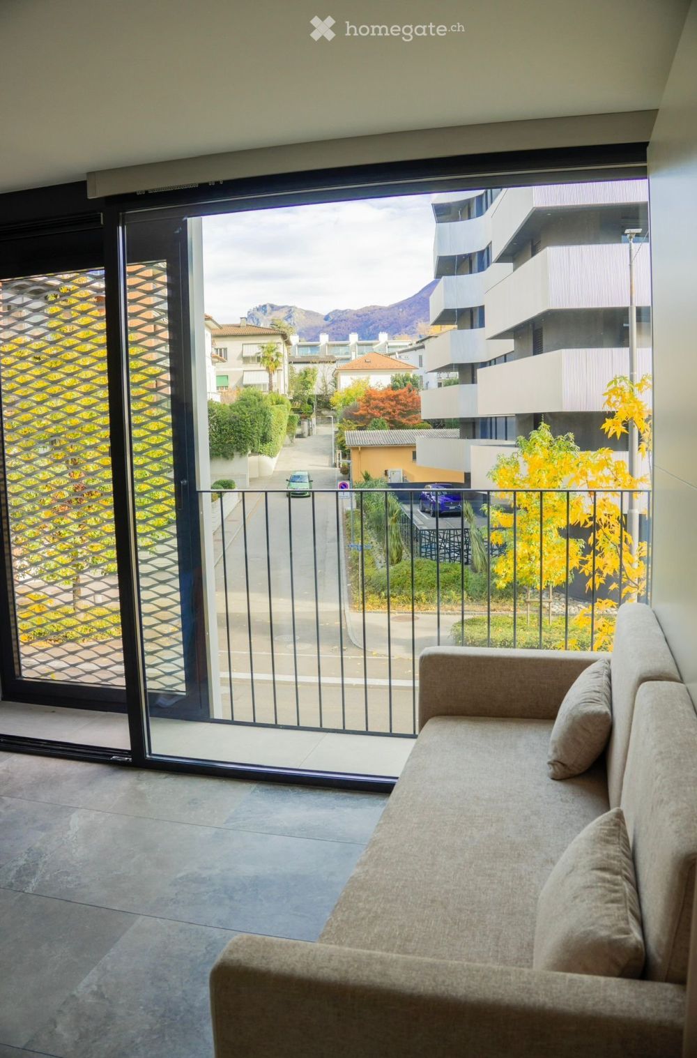 Bright & Modern 1.5-Room Apartment with Balcony in Massagno – Available Immediately - Bild 2
