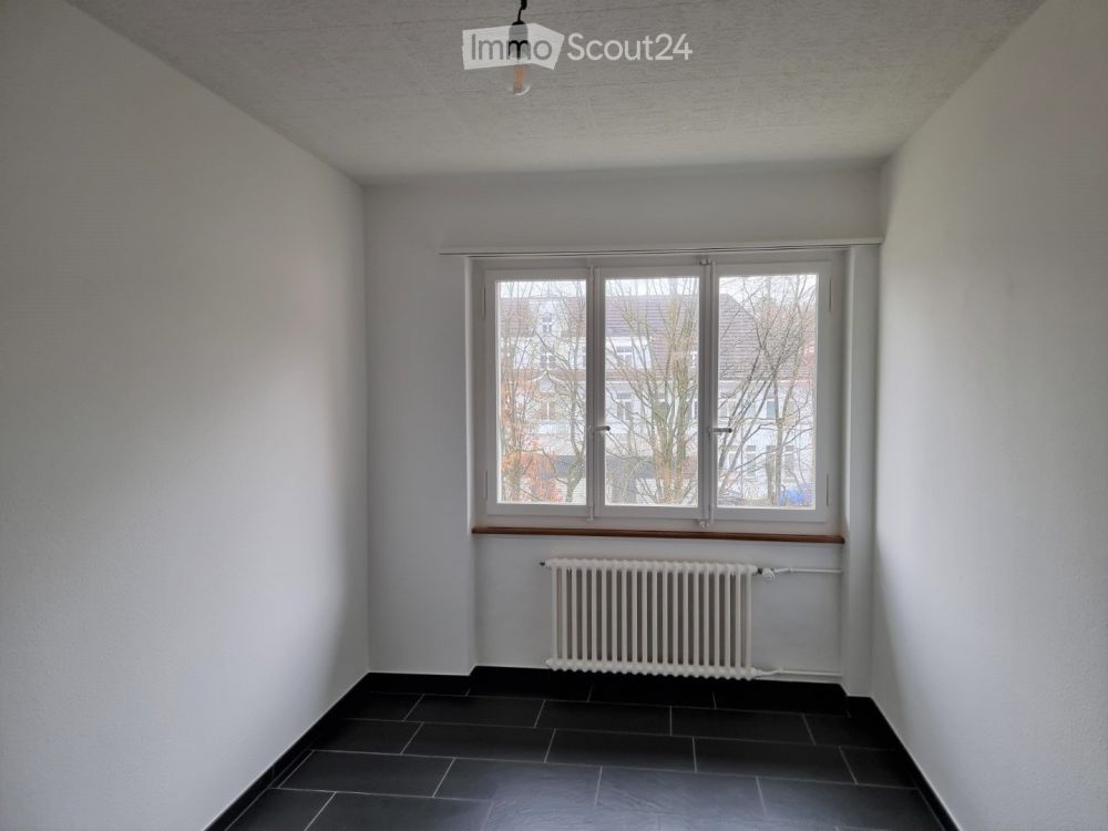 Komplett renovierte 4,5-Zi-Whg mit neuer Küche und neuem Bad für Schweizer - Bild 8