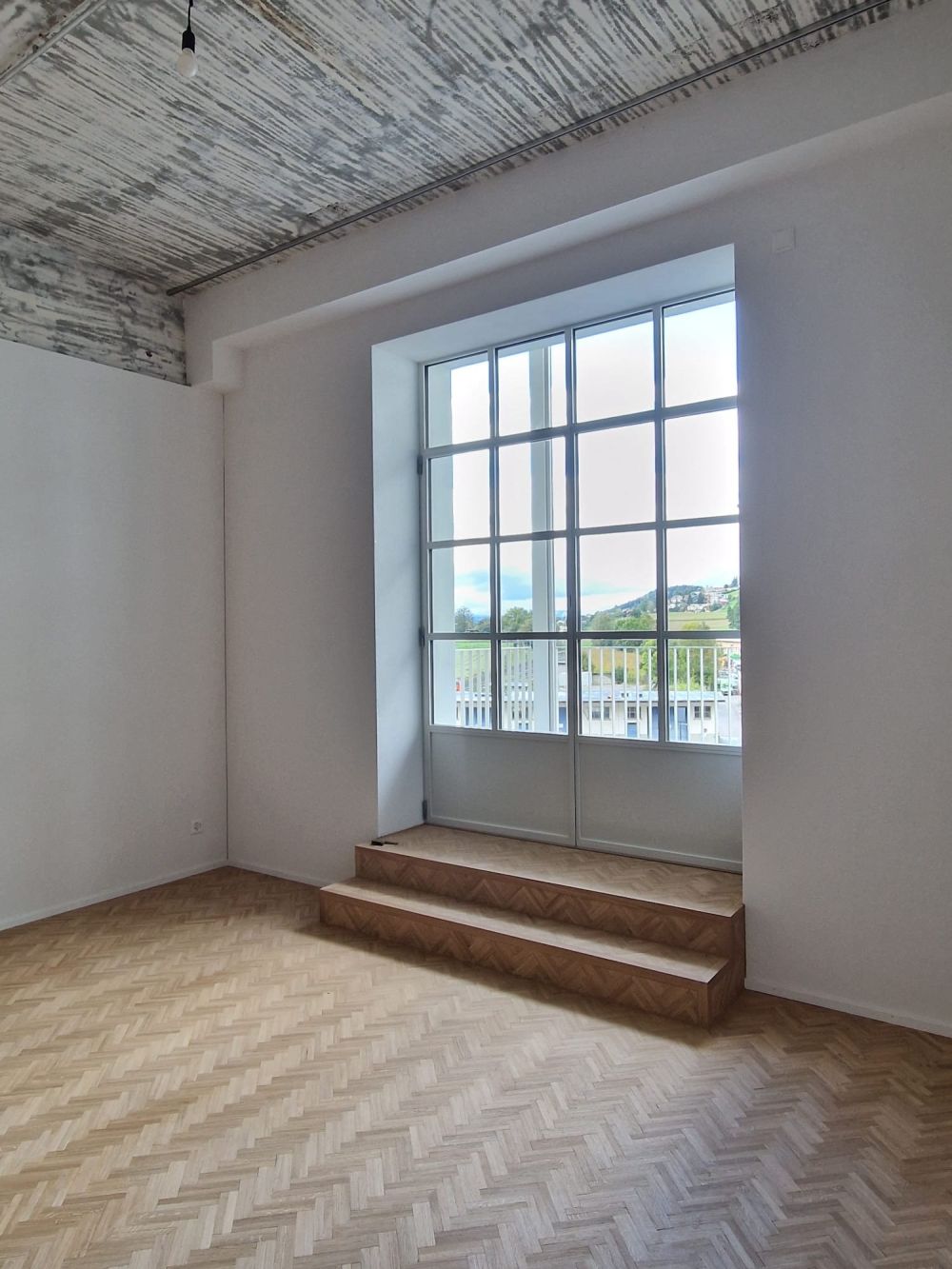 Modernes 3-Zimmer-Loft mit Industriecharme und freistehender Badewanne - Bild 8