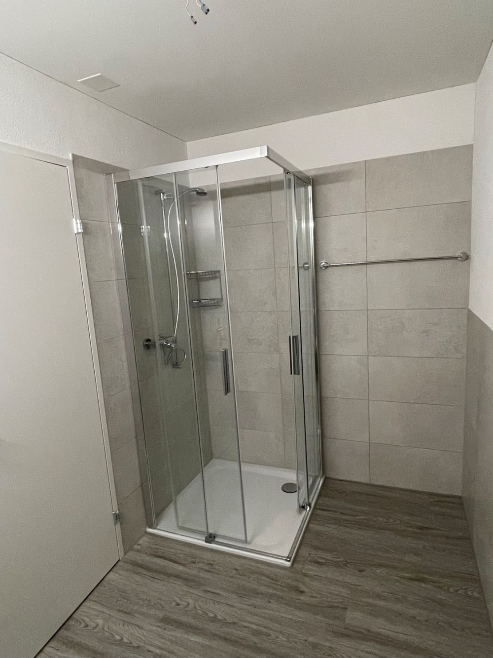 Moderne 4½-Zimmerwohnung mit grossem Sitzplatz in Dällikon - Bild 10