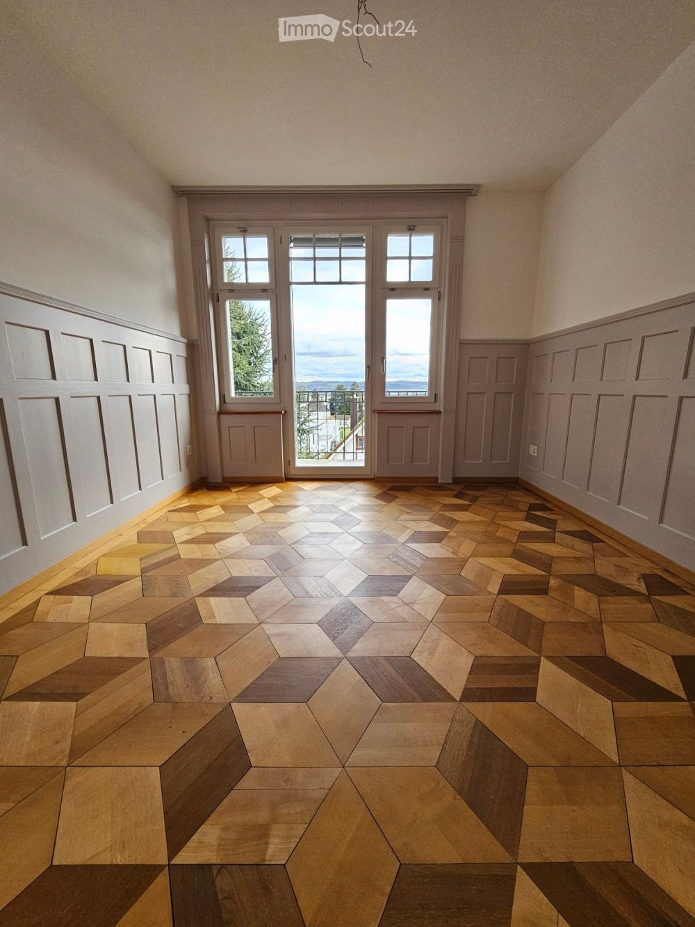 4 Zimmer-Wohnung mit Balkon und toller Aussicht - Bild 1