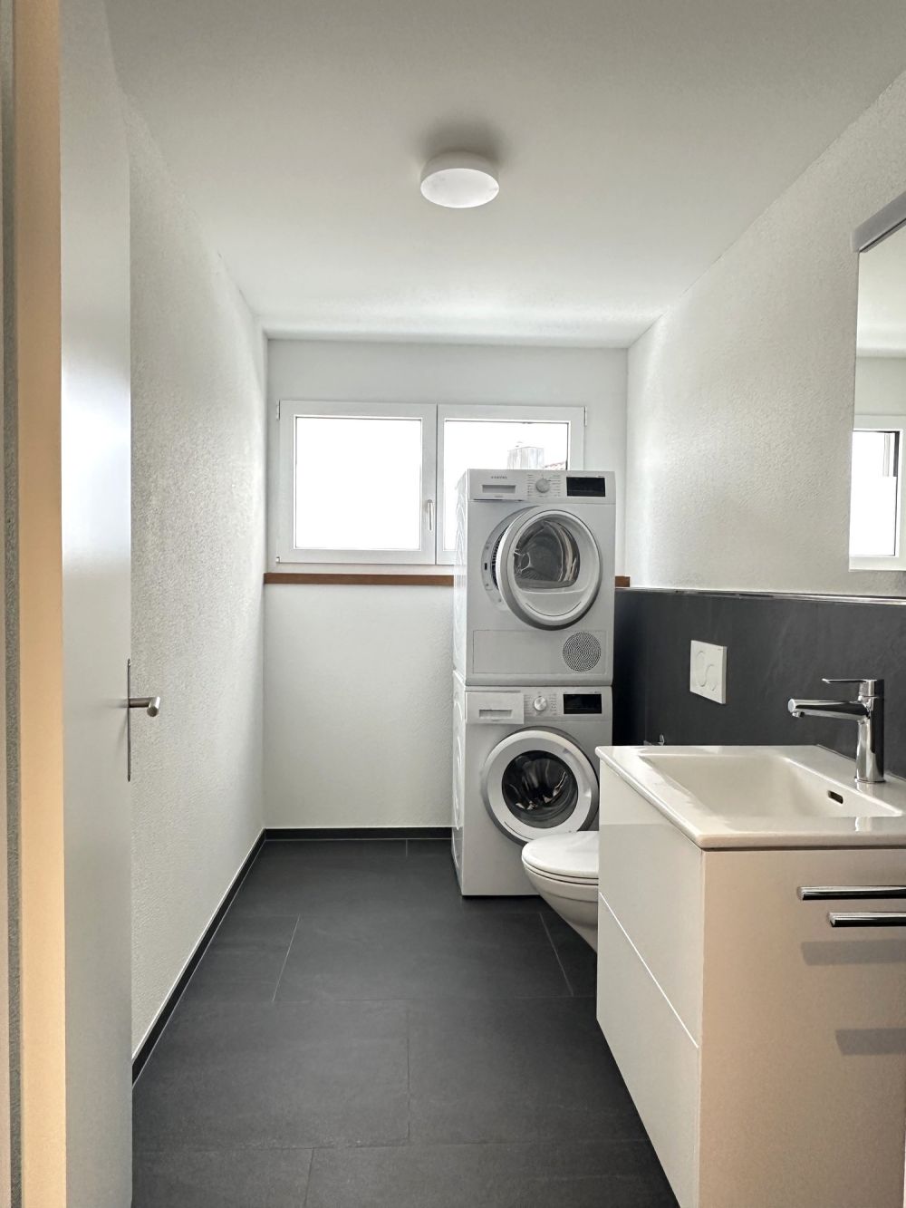 Gross, grösser, 100m2 Wohnfläche mit grosser Terrasse! - IMG_2541