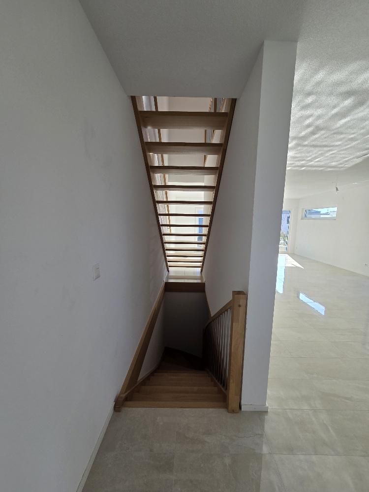 Moderne 5,5-Zimmer-Villa mit Garten in Ecublens (VD) - Bild 6