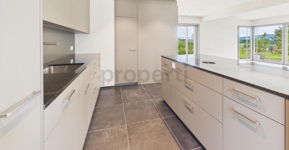 Stilvolles, modernes Wohnen mit Naturverbundenheit und Weitblick bis in die Alpen - Maison 5.5 pièces - image - 4