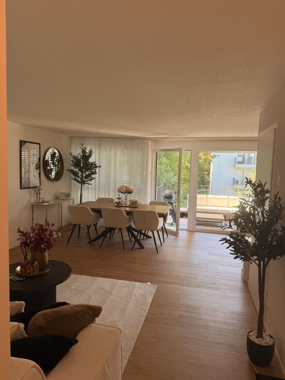 Modernes WG-Zimmer mit eigenem Bad & Balkon in Ostermundigen - Bild 1