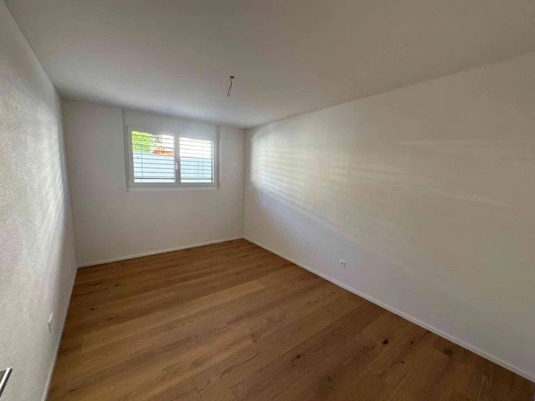 Erstbezug: Moderne 3.5-Zimmer-Wohnung mit grosser, gedeckter Terrasse - Bild 7