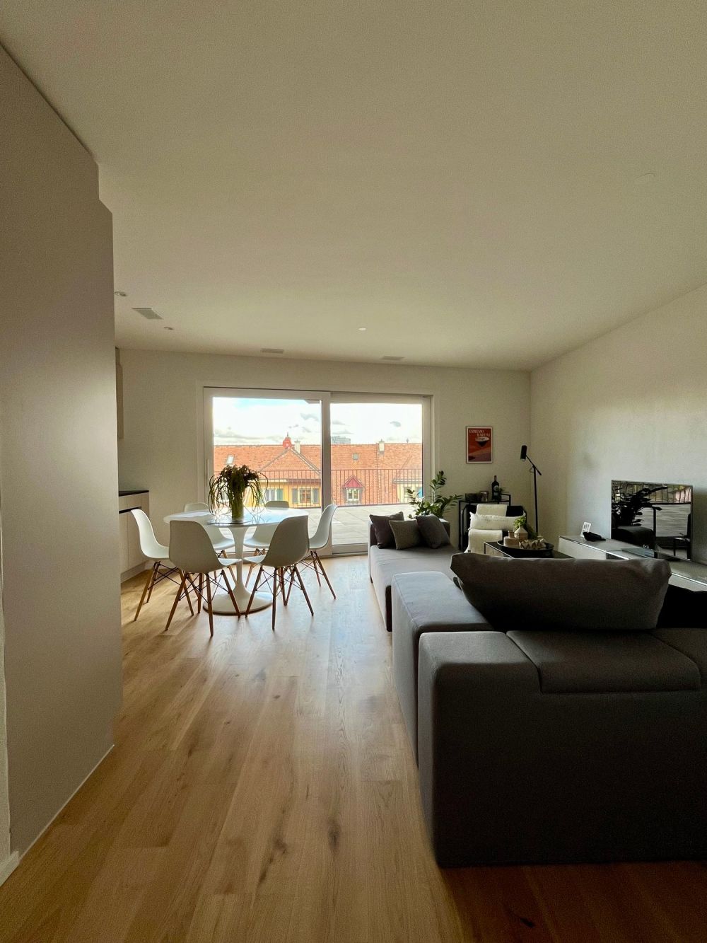 Neubau (2025): 5.5 Zimmer Maisonette - Wohnung mit grosser Terrasse und Aussicht auf Basel - Bild 3