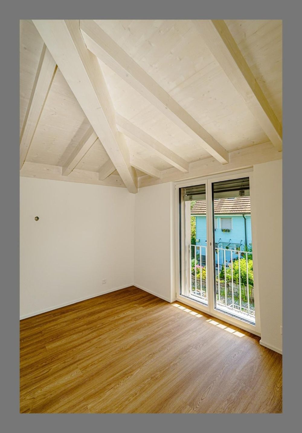 Moderne 2.5-Zimmerwohnung in Hölstein zu vermieten - 02 Zimmer 1