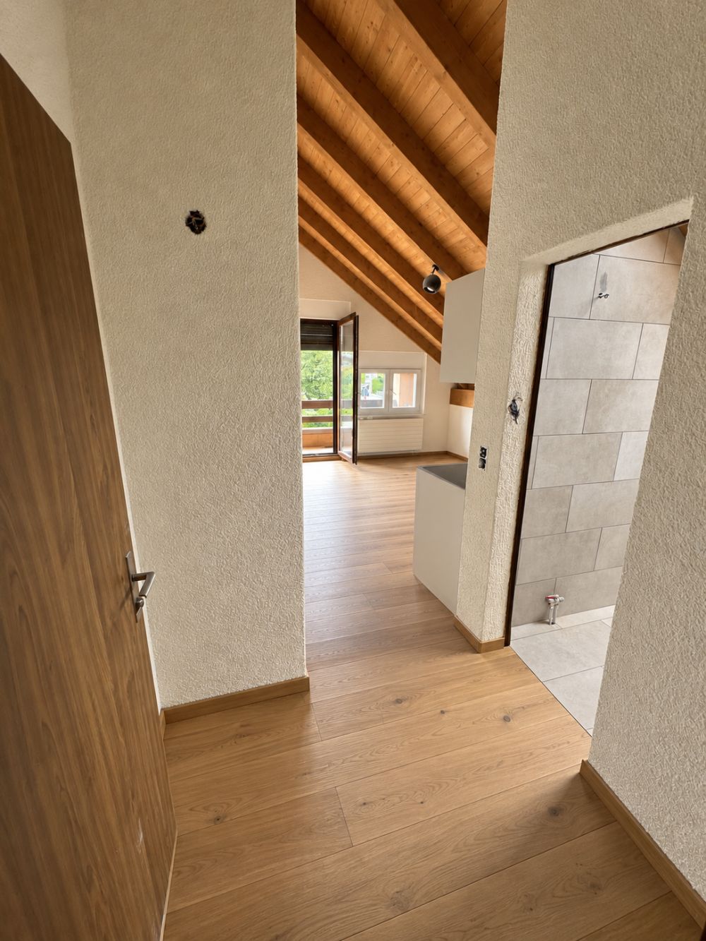 1-Zimmer-Dachwohnung mit Balkon – Erstbezug nach Totalsanierung - Bild 1