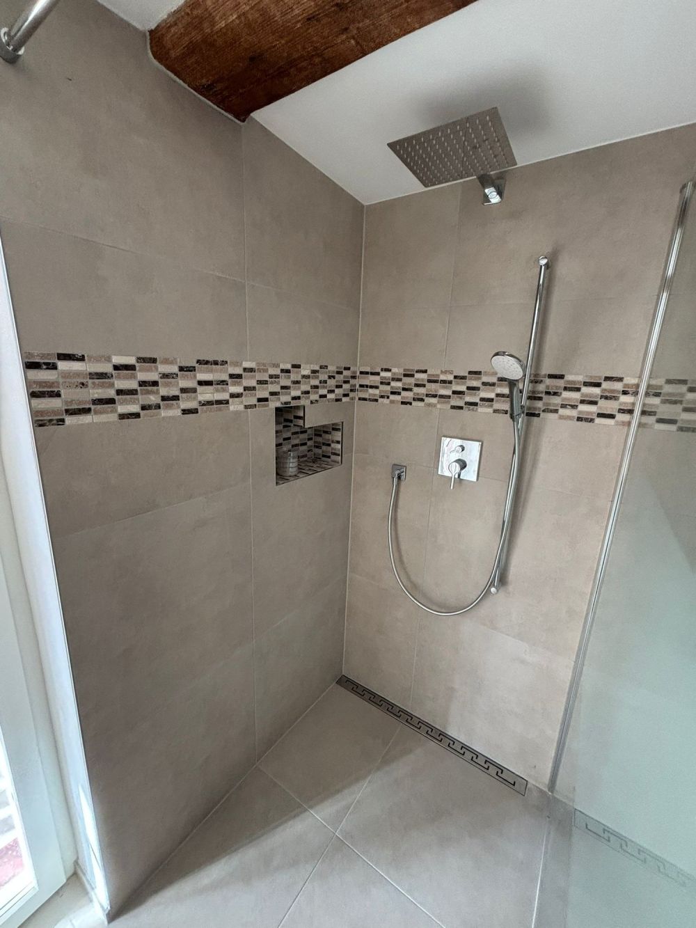 Wunderschöne Maisonettewohnung/Hausteil mit grosszügigem Garten - Bild 6