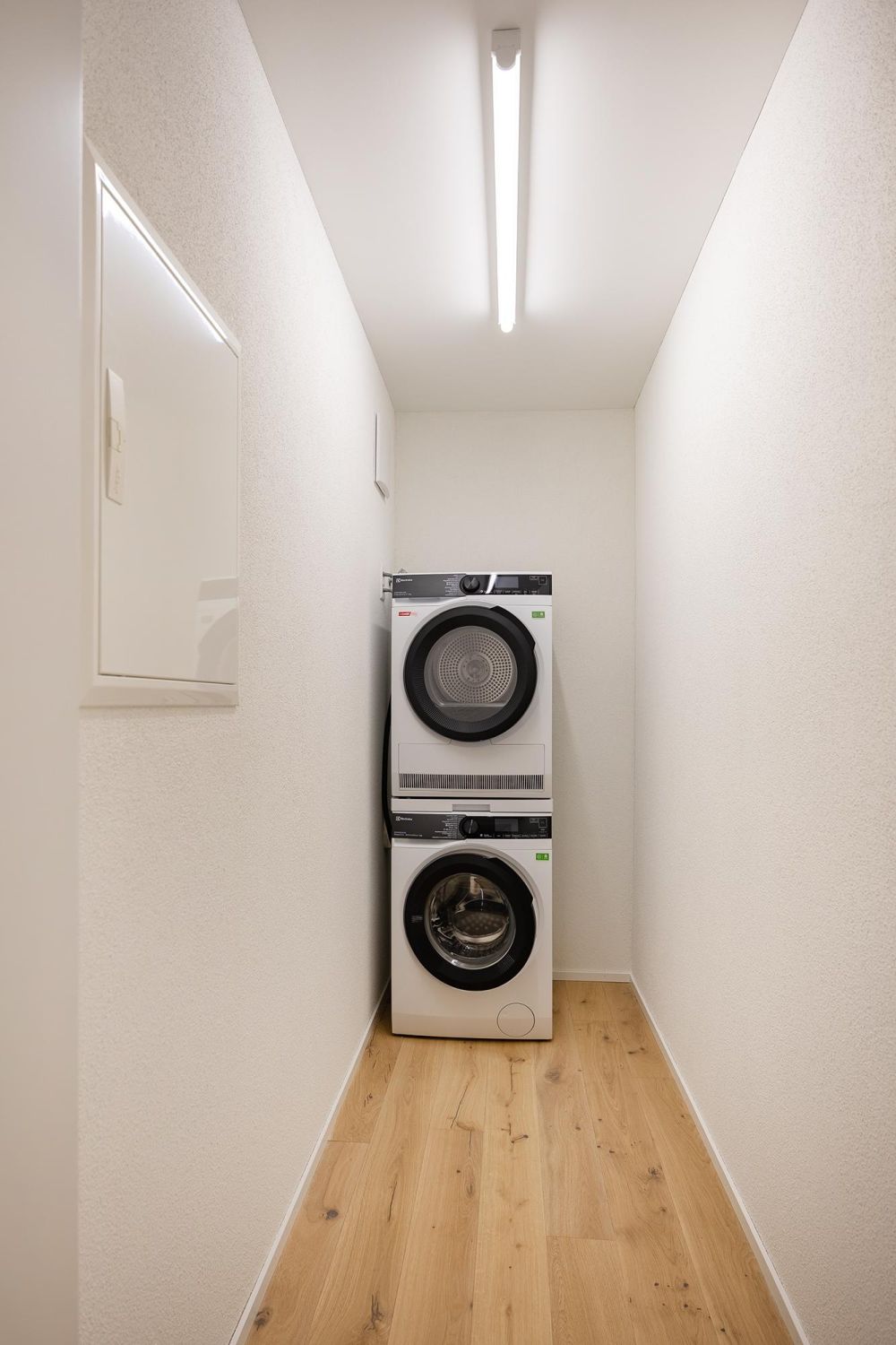 2.5 Zimmer-Dachwohnung mit Loggia und hohen Räumen - Bild 8