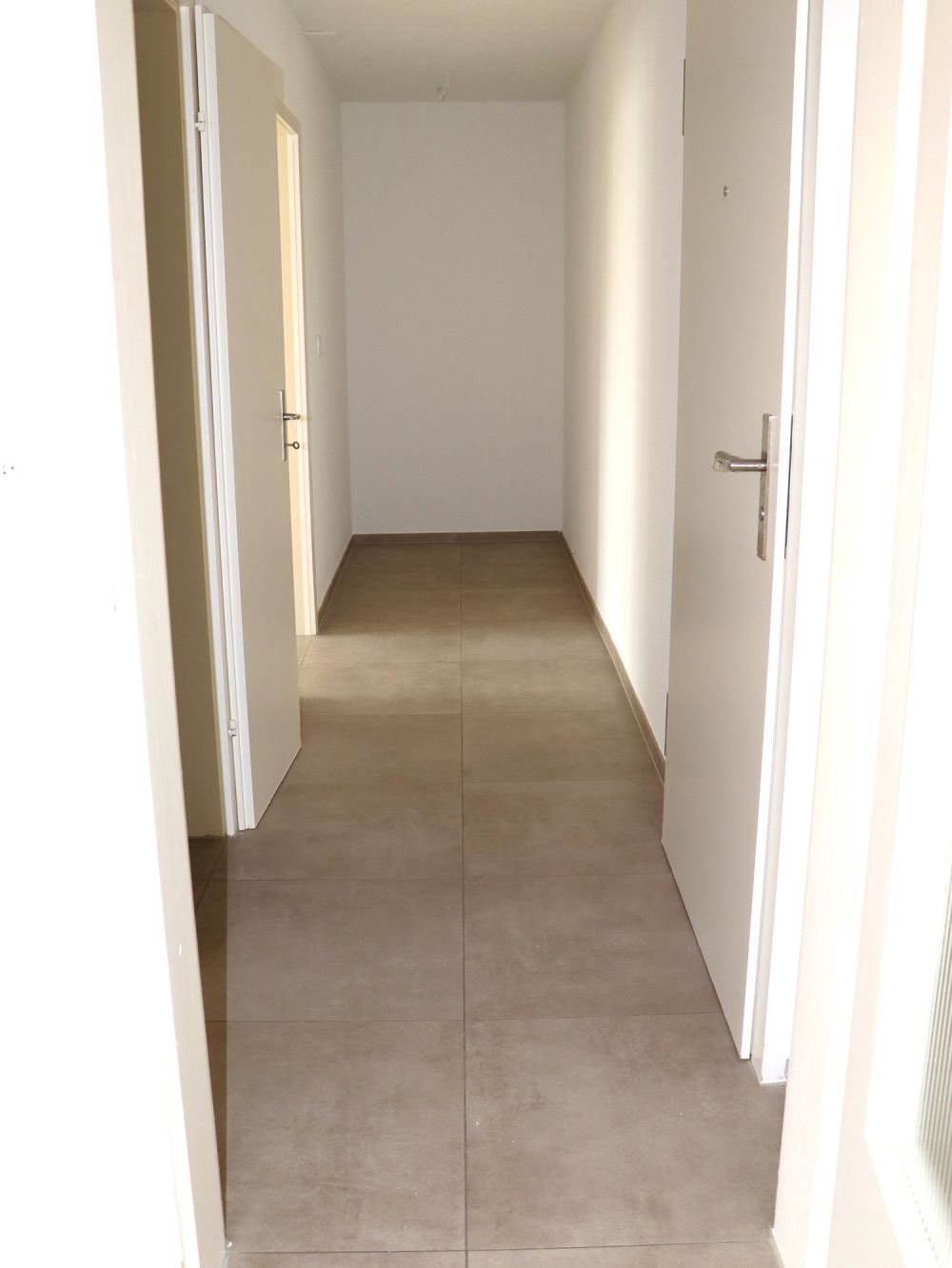 neu sanierte, grosszügige 2.5 Zi.-Wohnung - Erstbezug - Bild 7