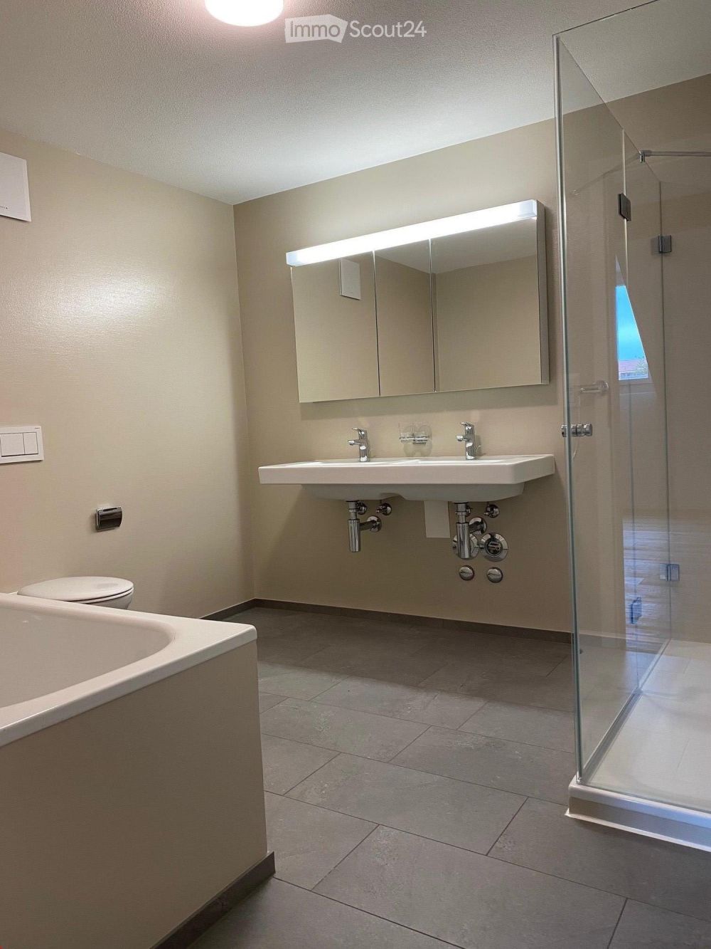 Moderne 4.5-Zimmer-Dachwohnung mit Balkon in Jegenstorf – ab September 2026 verfügbar - Bild 9