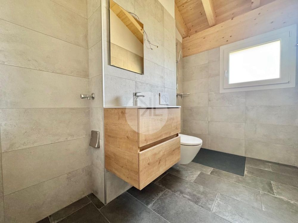 Attique vue panoramique à Flanthey –  entre vignobles, montagnes et qualité de vie - _slash_uploads_slash_2025_slash_09_slash_ebcdf6fb-2040-4450-ac11-acd26afcaee9.jpg