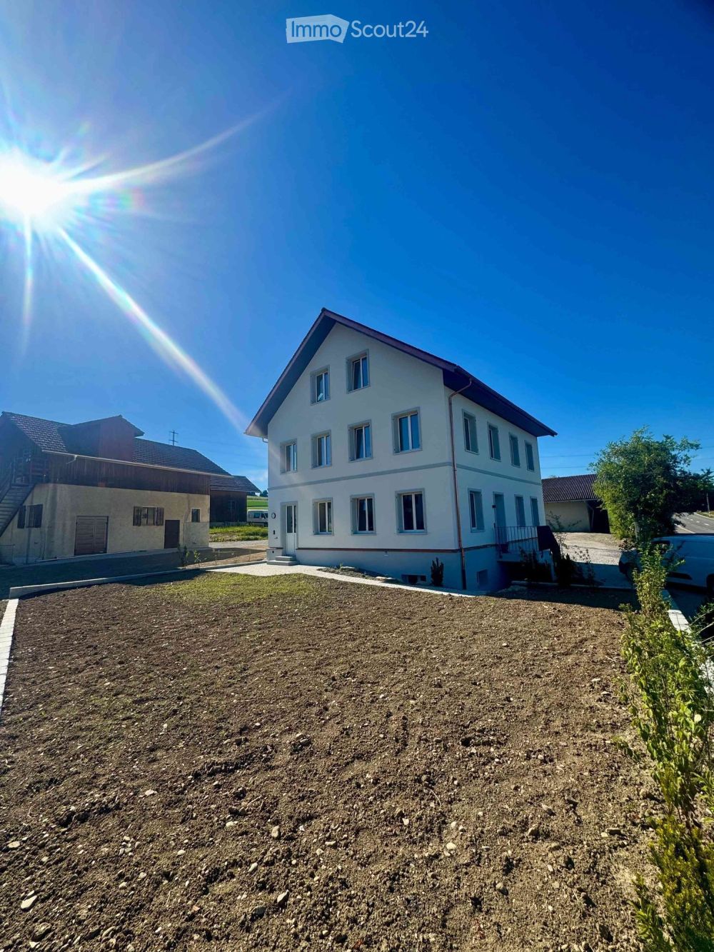 Neubau-Doppeleinfamilienhaus in Aristau – 5.5 Zimmer mit Balkon und Parkplatz - Bild 1