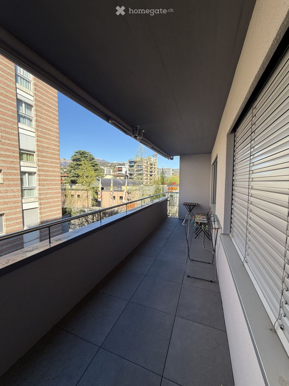 Appartamento soleggiato di 2.5 locali con balcone a Lugano – Disponibile da novembre 2026 - Bild 1