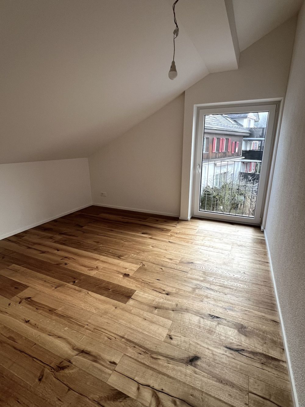 Erstvermietung: Wohnen in Kollbrunn  zentral, modern und bestens angebunden - Zimmer