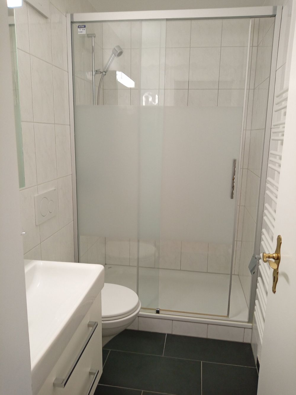 Moderne Erdgeschosswohnung mit grosser Terrasse - Bild 3