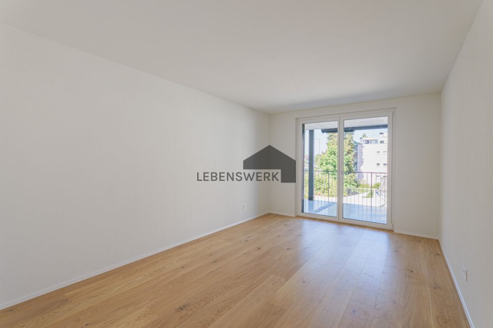 Grosszügige und moderne Wohnung in Kreuzlingen  ca. 149 m² Wohnfläche - Helles Schlafzimmer 2 mit direktem Balkonzugang  ein stilvoller Rückzugsort zum Wohlfühlen.