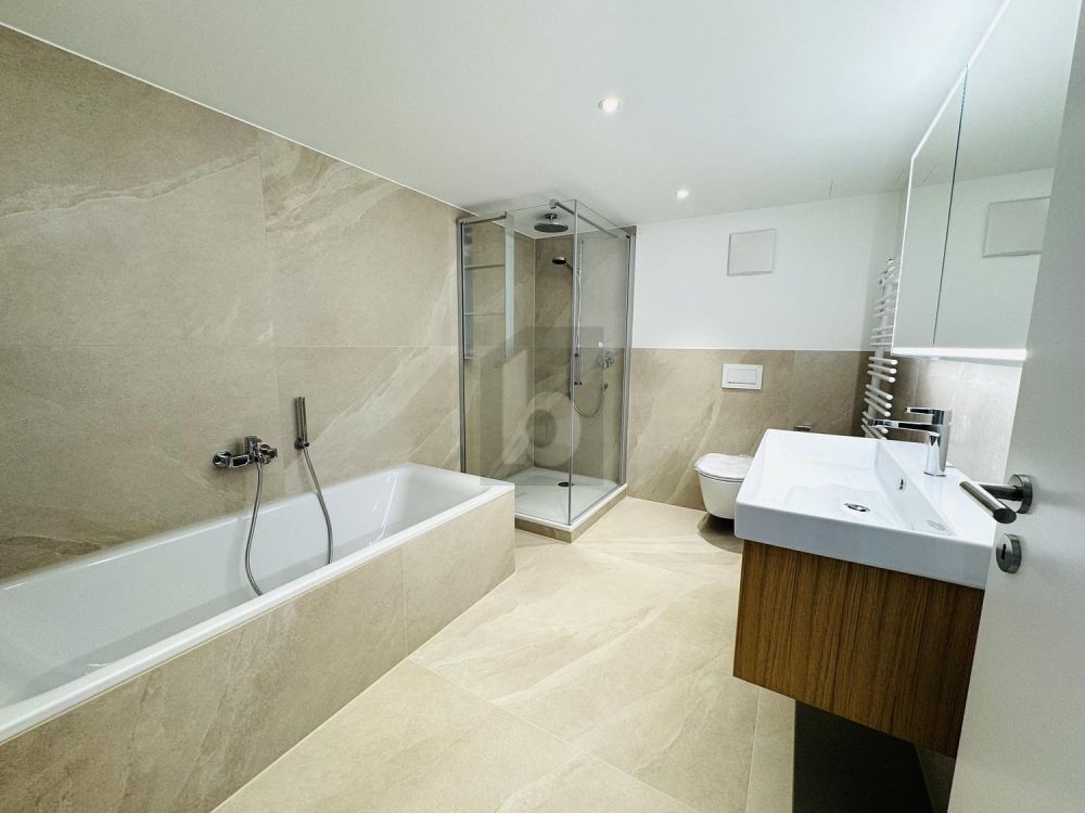 ELEGANT UND STILVOLL MIT HERRLICHER AUSSICHT - Bild 2