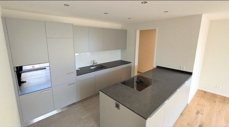Exklusive 3-5 Zimmer Wohnung in Ossingen - Bild 1