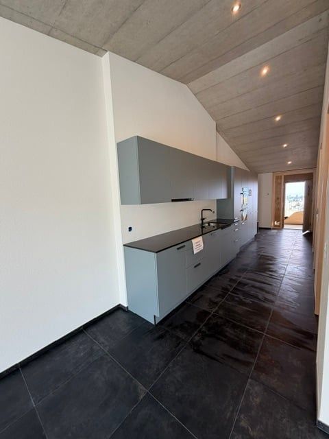 Erstvermietung - Moderne 2.5-Zimmer-Dachwohnung in Seedorf BE – Energieeffiziente Neubauwohnung - Bild 1