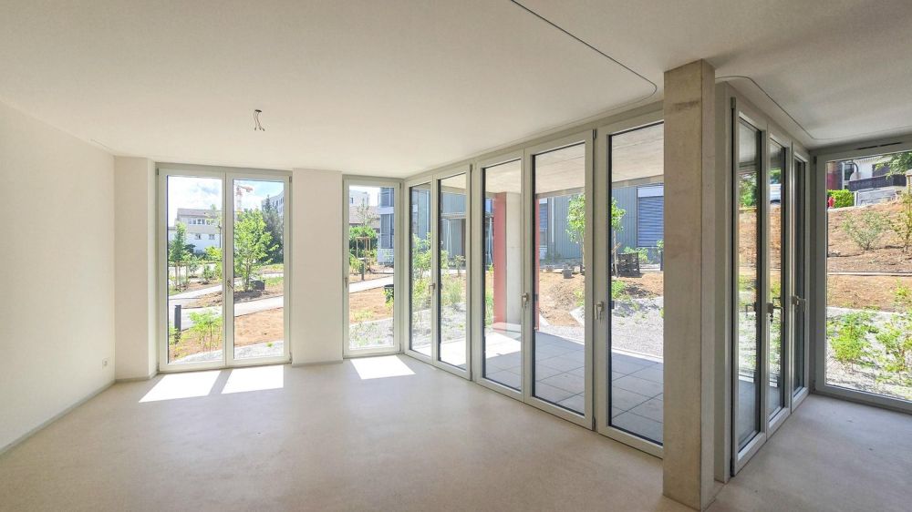 Sonnige 2.5 Zimmer-Gartenwohnung im Neubau - Bild 2