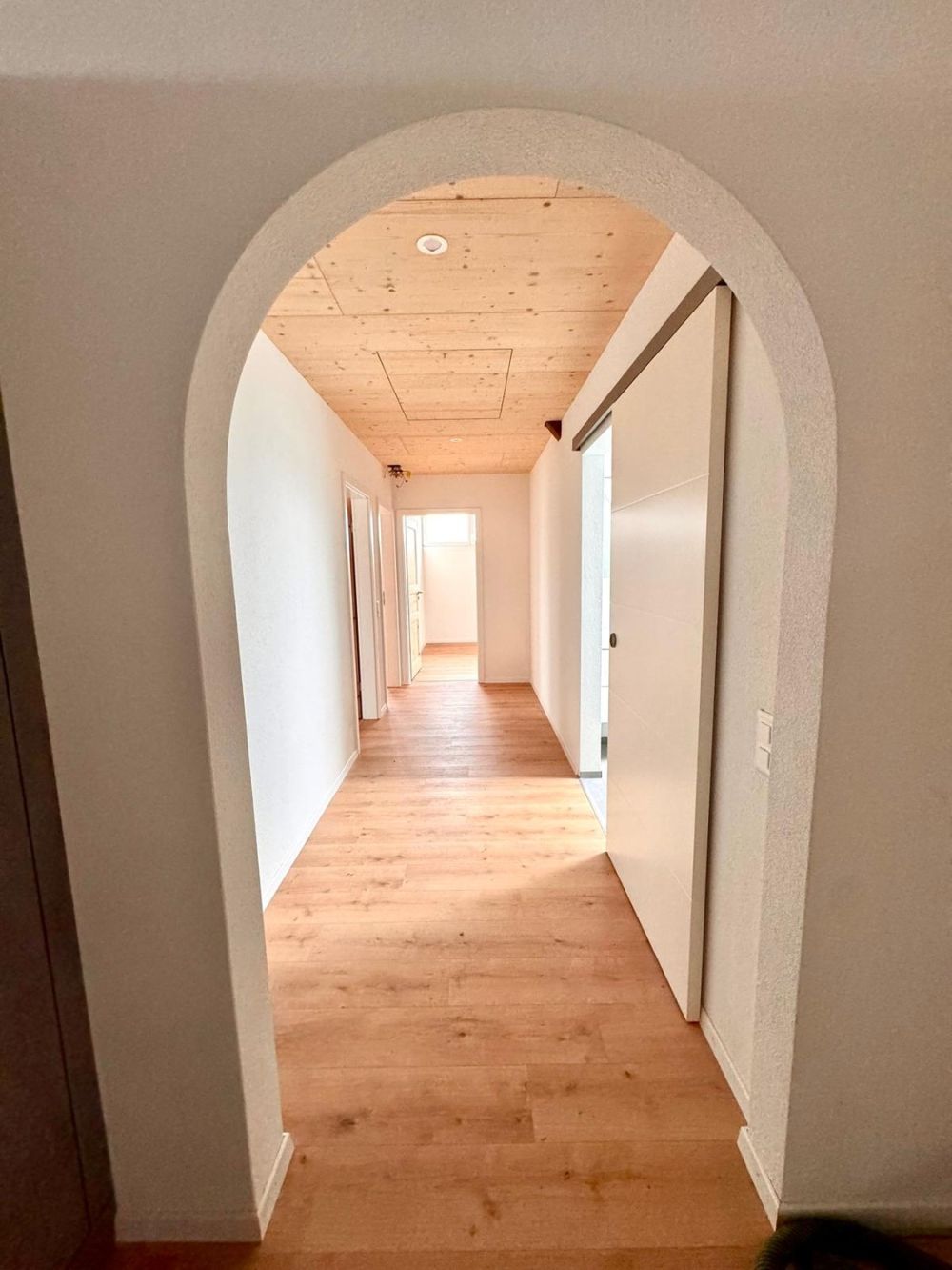 Neue 5.5-Zimmer-Dachwohnung in Rütschelen – ruhig, modern und mit viel Charme - Bild 5