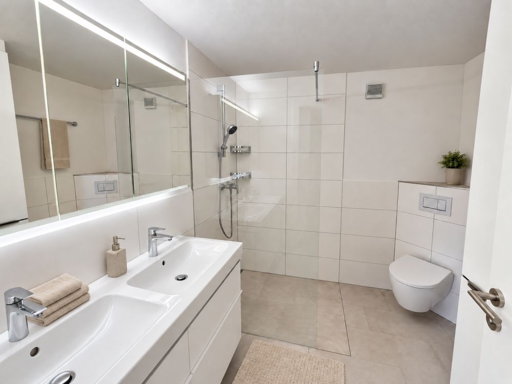 Frisch kernsanierte 4.5-Zimmer-Wohnung mit Cheminée in Dachsen - Bild 5