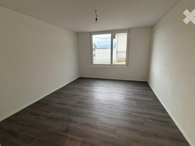Moderne 3.5-Zimmer-Neubau-Wohnung mit grossem Balkon - Bild 10