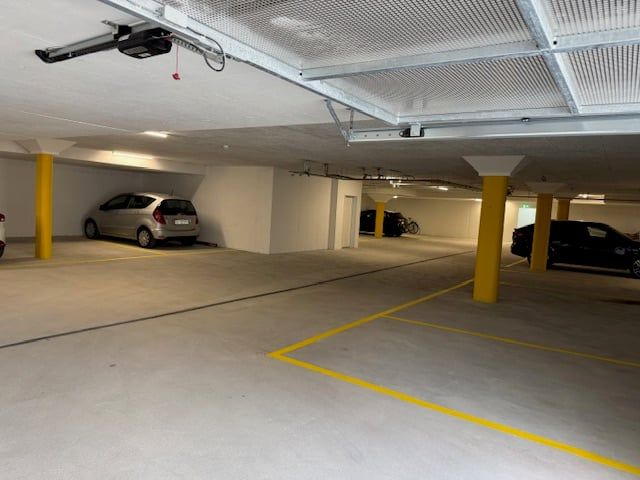 moderne 2.5-Zimmer-Wohnung in Sünikon zu vermieten - Tiefgarage
