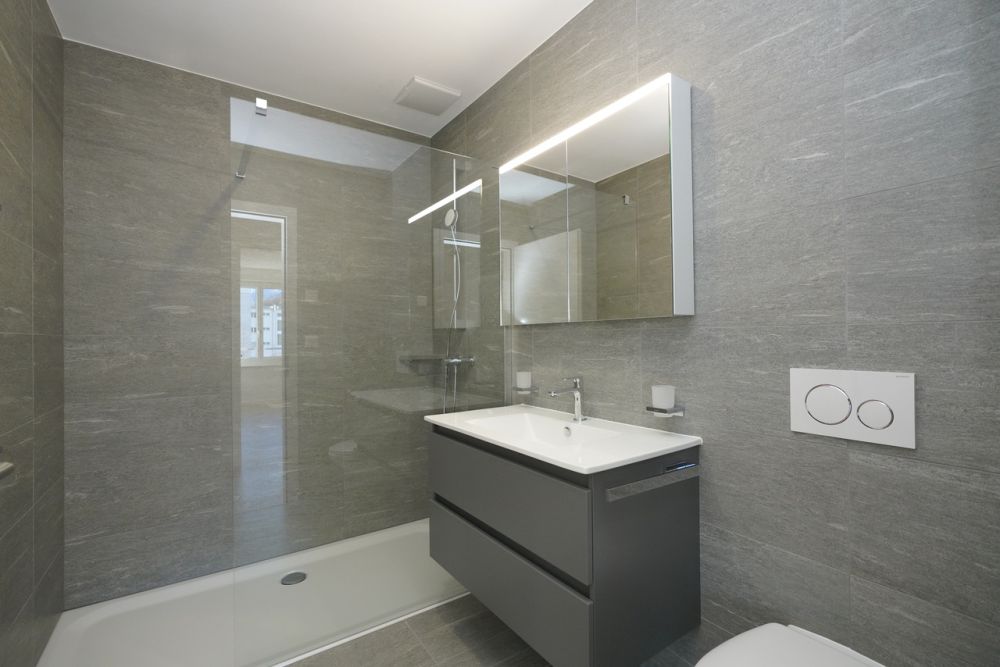 APPARTEMENTS NEUF 2.5 PIÈCES  AU 2e ÉTAGE À SIERRE - Salle de douche